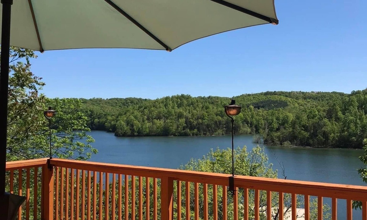 Flat Hollow Marina House | AMAZING views, Lakefront home with private boat dock in Flat Hollow