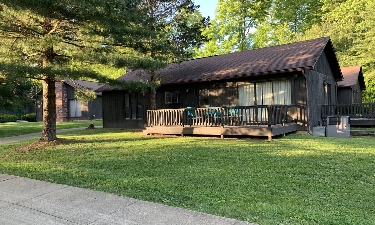 Apple Valley Condo | Apple Valley Lake, Pool and Beaches! Guest Passes available for a fee!n