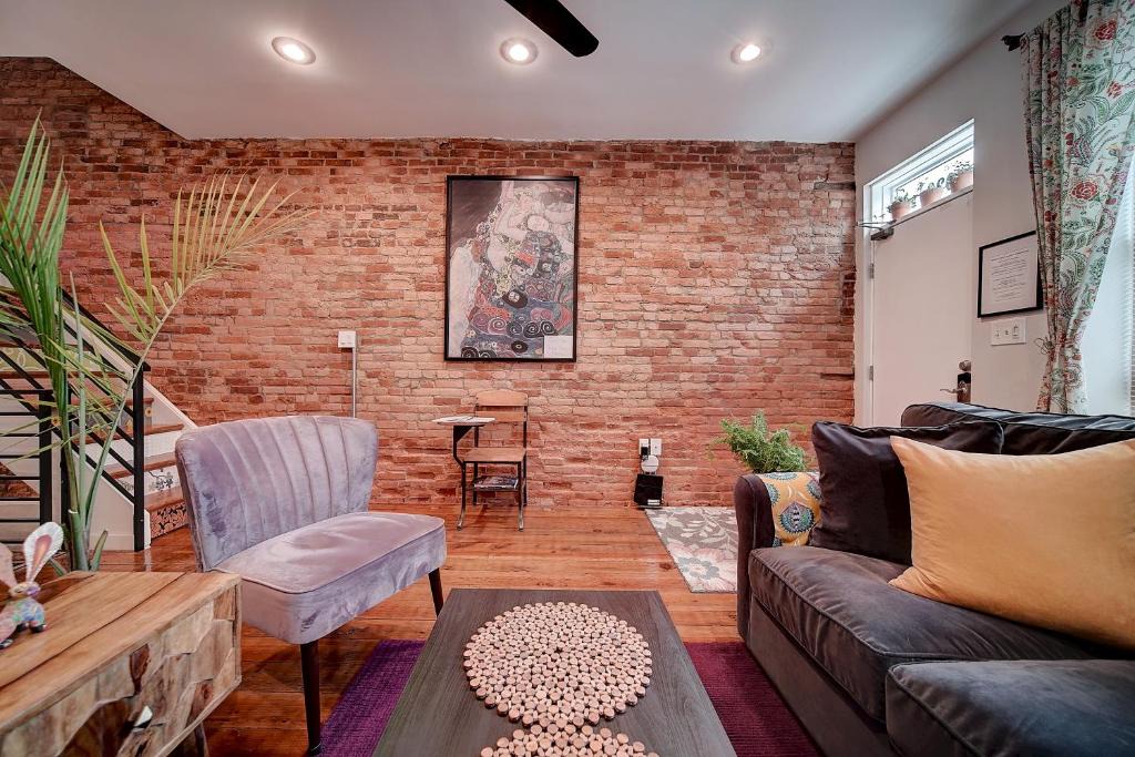 Kensington House | Artsy Hidden Gem - FREE PARKING