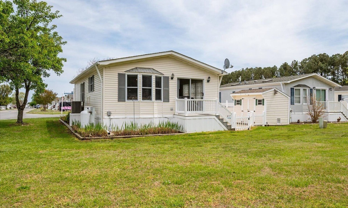 Assateague Pointe House | Assateague Pointe 2 br/1 ba 2 outdoor pools -WOC