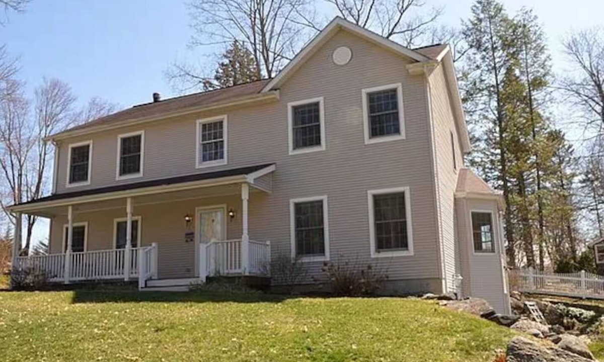 New Fairfield House | Awesome Lake Home with tons of fun!