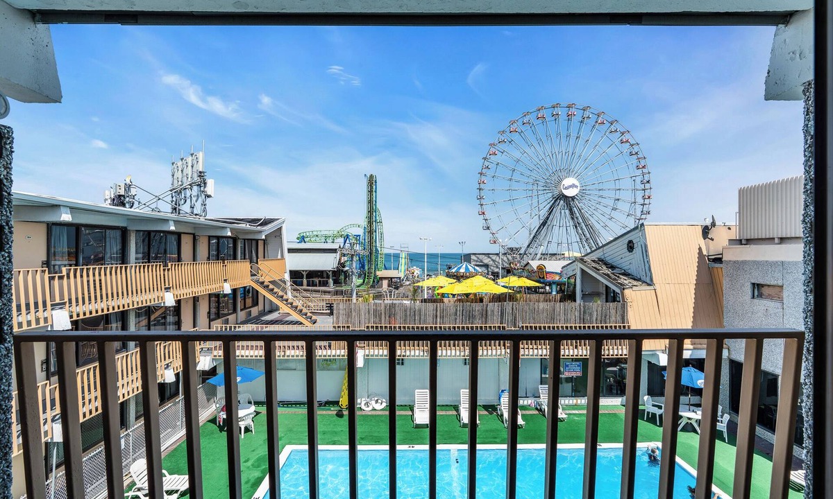 Seaside Heights Hotel | Aztec Ocean Resort