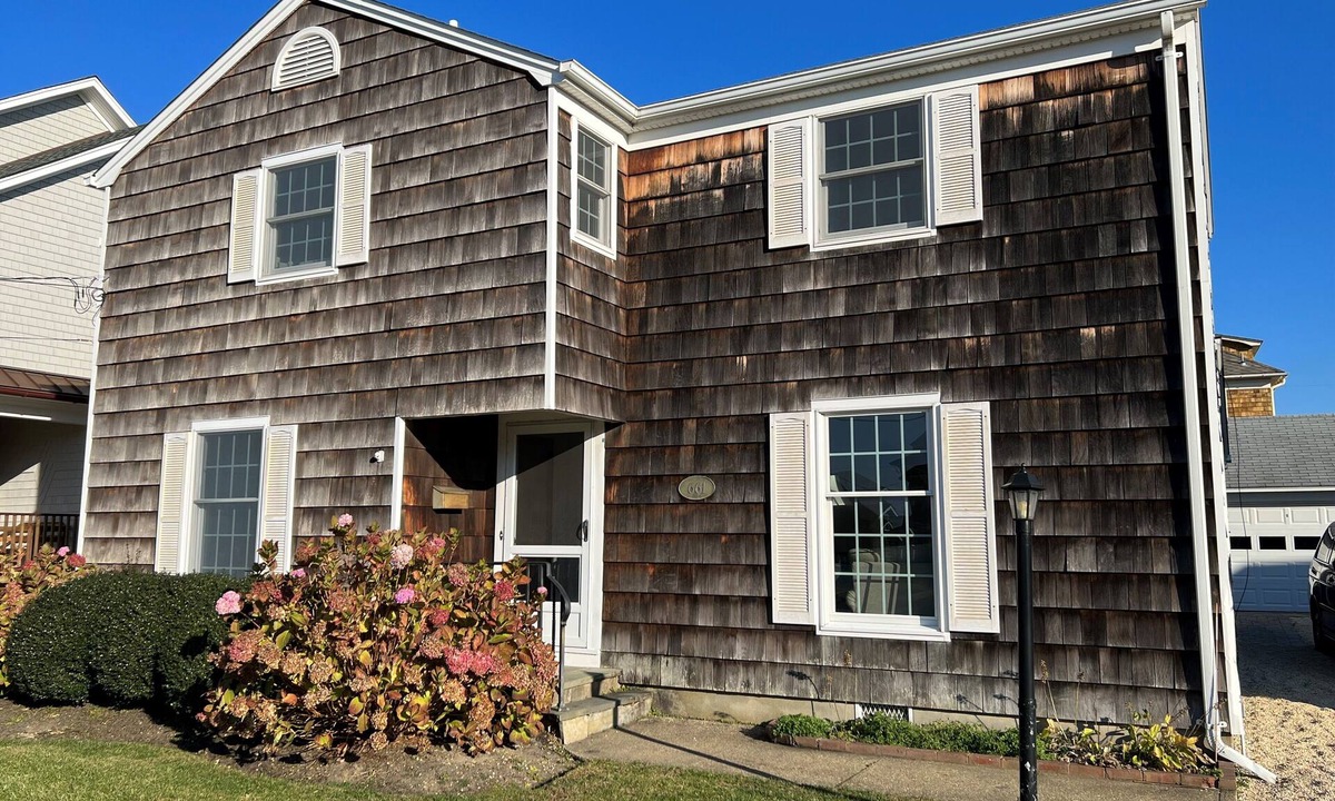 Avon House | Bay Head Colonial - around the corner from the beach!