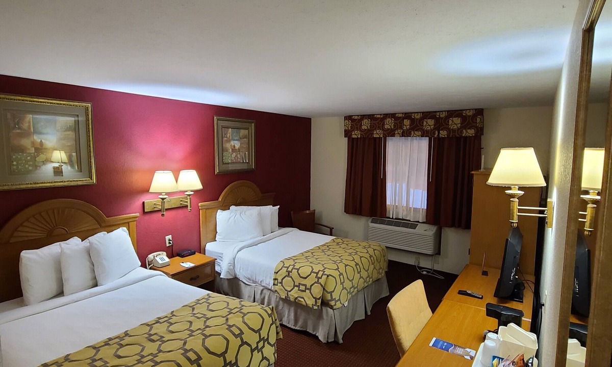 Perrysburg Hotel | Baymont by Wyndham Perrysburg/Toledo