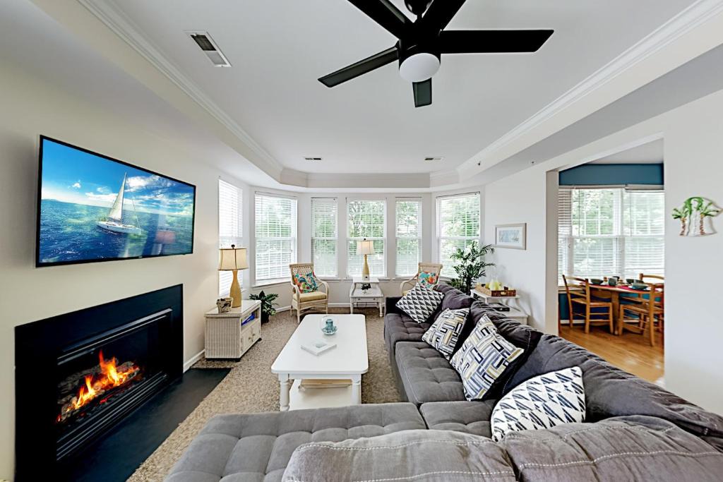 Ocean View House | Bayside Bethany Lakes N Mill #114
