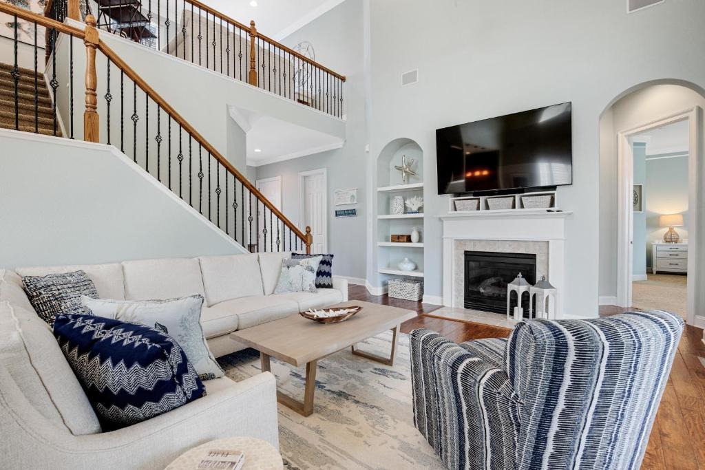 The Commons House | Bayside Resort - 36235 Sunflower