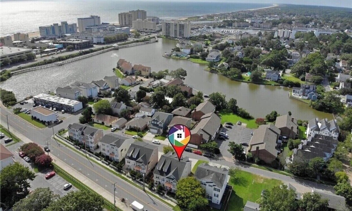 Northeast Virginia Beach House | Beach Home - 5 Minutes/2 Blocks Walk To Virginia Beach Oceanfront & Boardwalks.