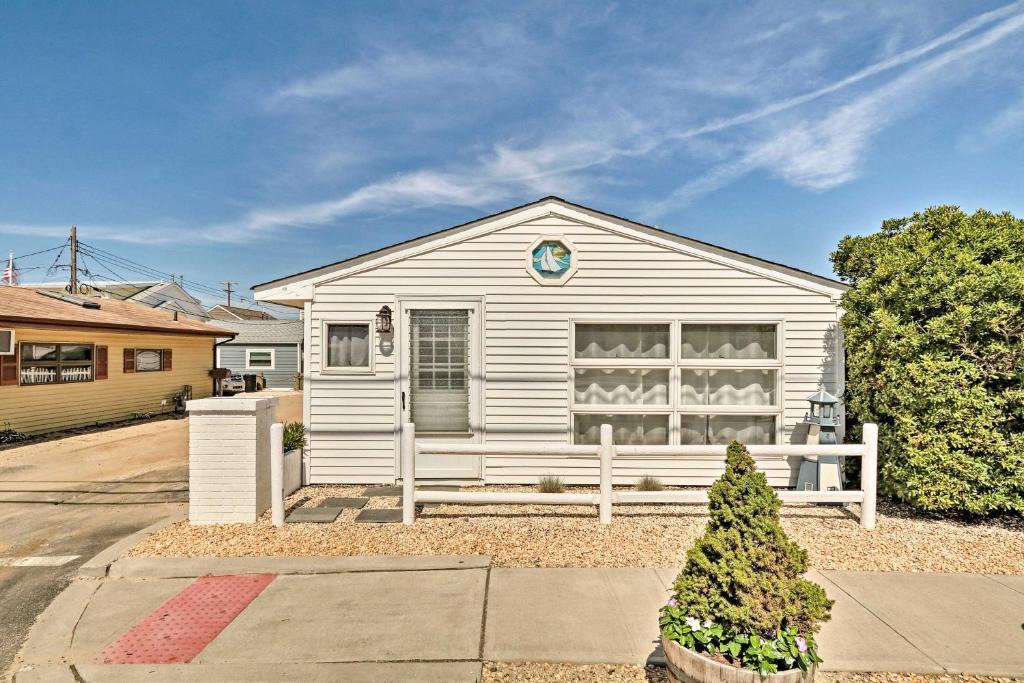 Ocean Beach III House | Beachy Lavallette Cottage with Outdoor Shower, Patio