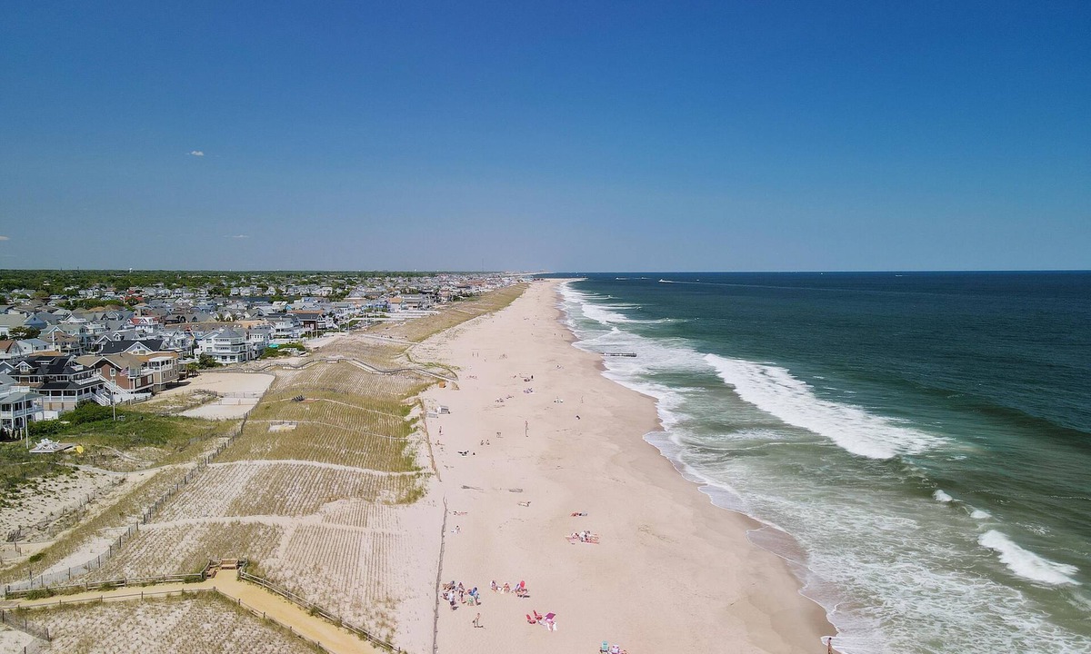Avon House | Beautiful Bay Head House with a Luxury Pool