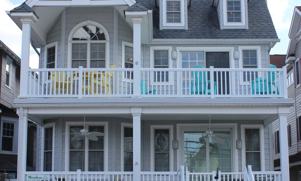 North End Condo | Beautiful house! Amazing location on Wesley! One block to beach and boards!