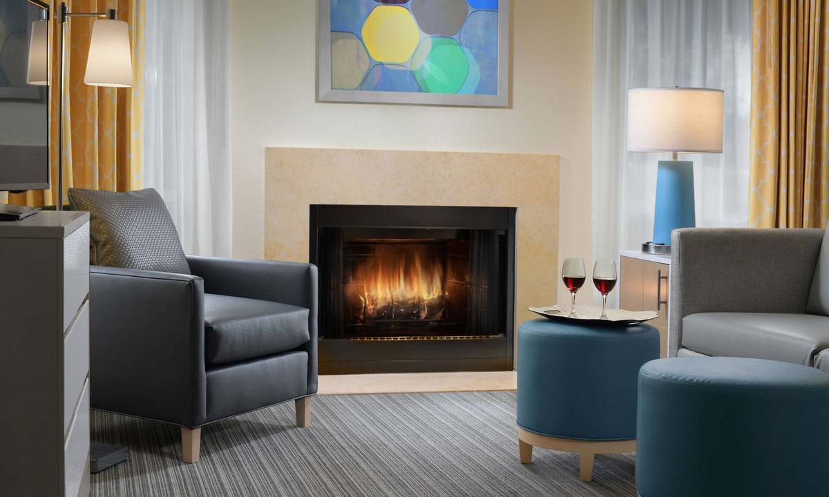 Westlake Hotel | Best Place To Stay in Westlake! 4 Relaxing Units, Pool, and Parking