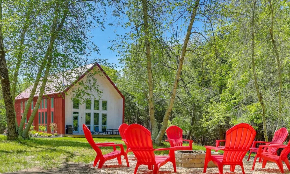 Rowland House | Bethel NY Wellness Retreat