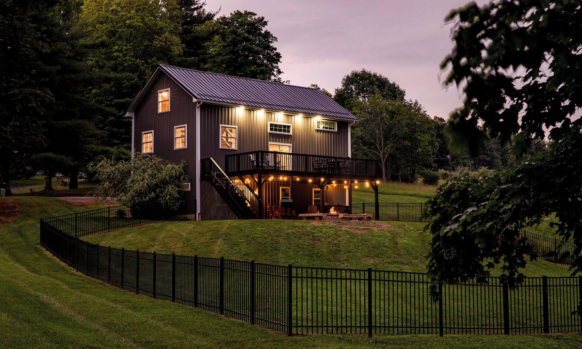 Howard House | Big Oak Retreat -10 min to Kenyon - 18th century barn