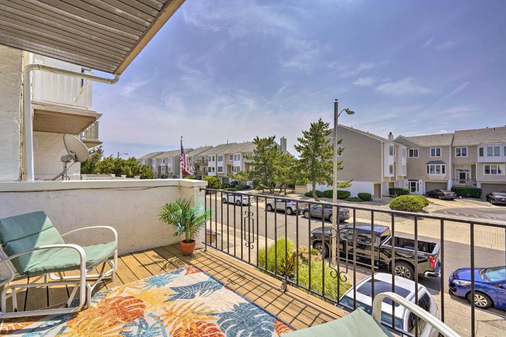 Southend House | Brigantine Retreat with Balconies - Walk to Beach!