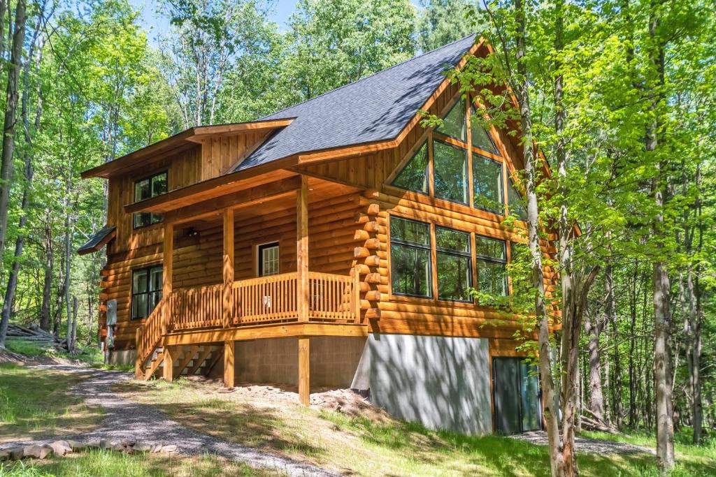 North Glade Hills House | Camp Wondermore