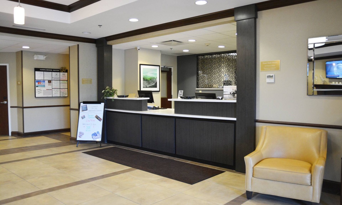 Austintown Hotel | Candlewood Suites Youngstown W I-80 Niles Area by IHG