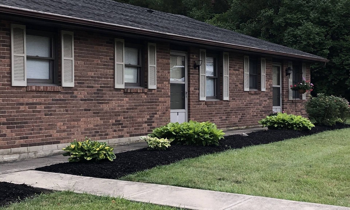 Wilmington Apartment | Carey Villa II.5 minutes to World Equestrian.Only minutes to Airborne Park!