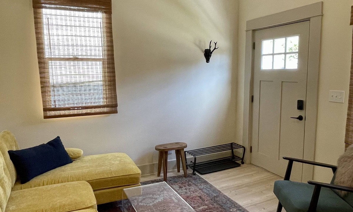 East Walnut HIlls House | Centrally located Hyde Park Home; walk to restaurants, bars, and coffee shops