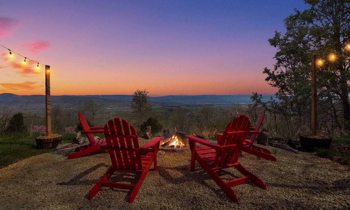 Old Fields House | Chalet w Stunning Views, Hot Tub, Fire Pit, & WiFi
