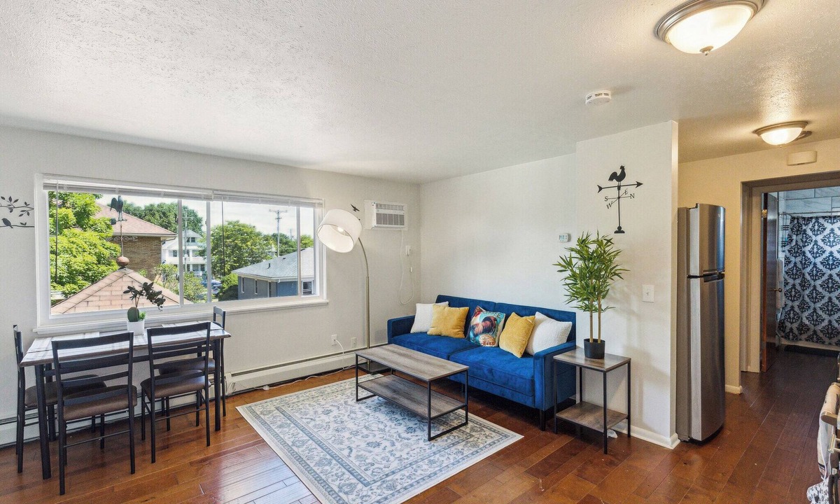 Lakewood Apartment | Charming 1-bedroom apartment in Lakewood with King Size Bed, WiFi and AC