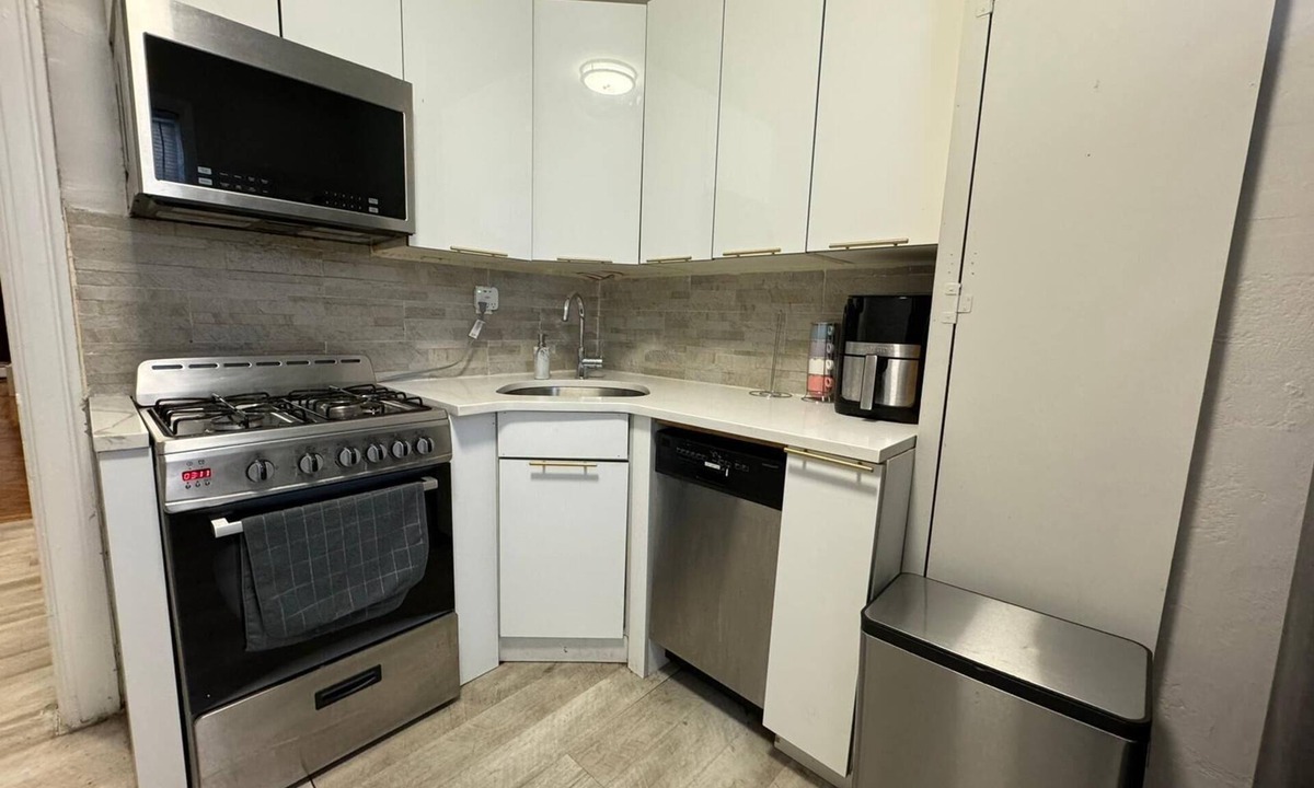 Greenville House | Charming 1-bedroom near Newark Airport