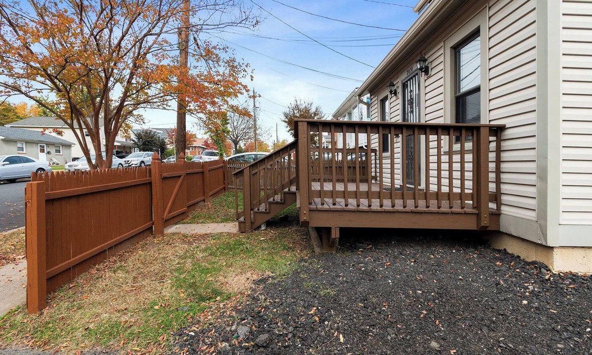 Nauck House | Charming 2 Bed/2 Full Bath Single house in terrific Arlington, VA