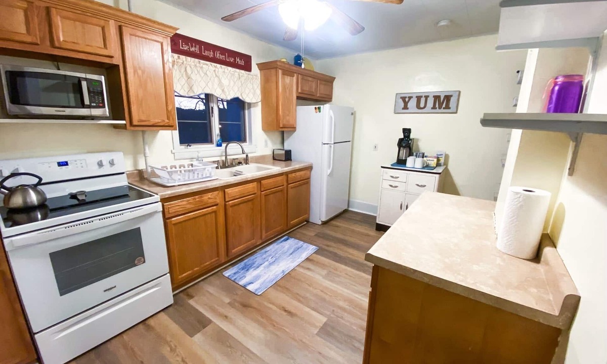 Windber Apartment | Charming 2-bedroom apt. with fully equipped kitchen, washer/dryer in Windber,