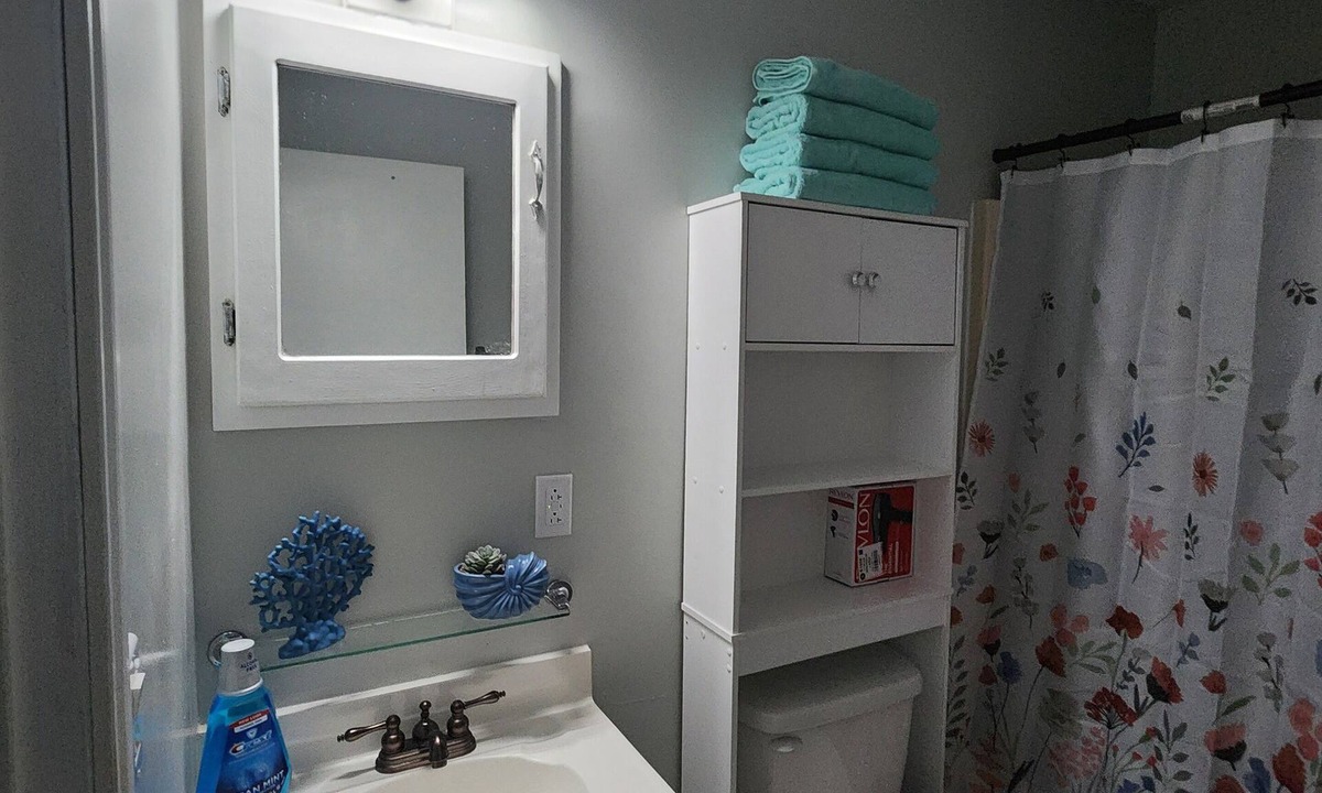 Willseyville Apartment | Charming 2-bedroom apartment in fabulous Willseyville with AC, WiFi