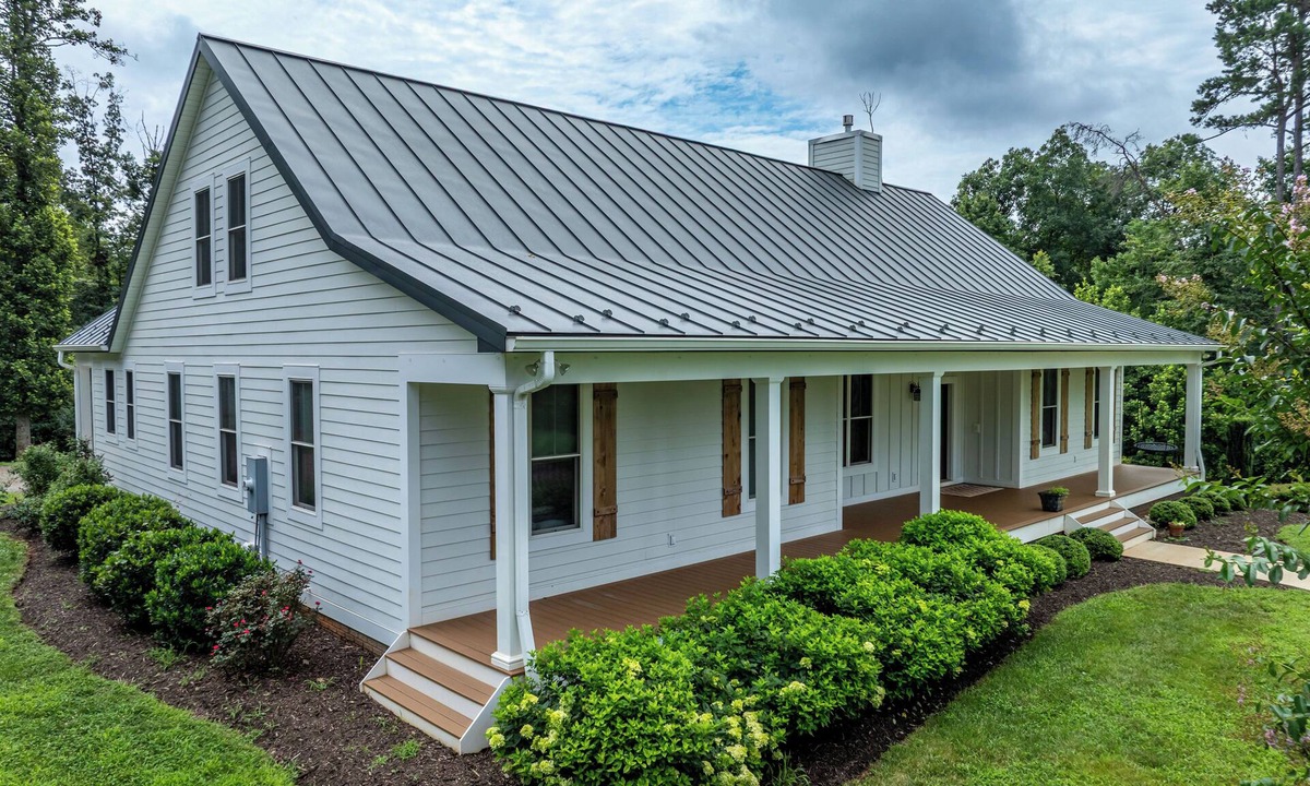 Madison House | Charming 4-bedroom house in Madison centrally located!