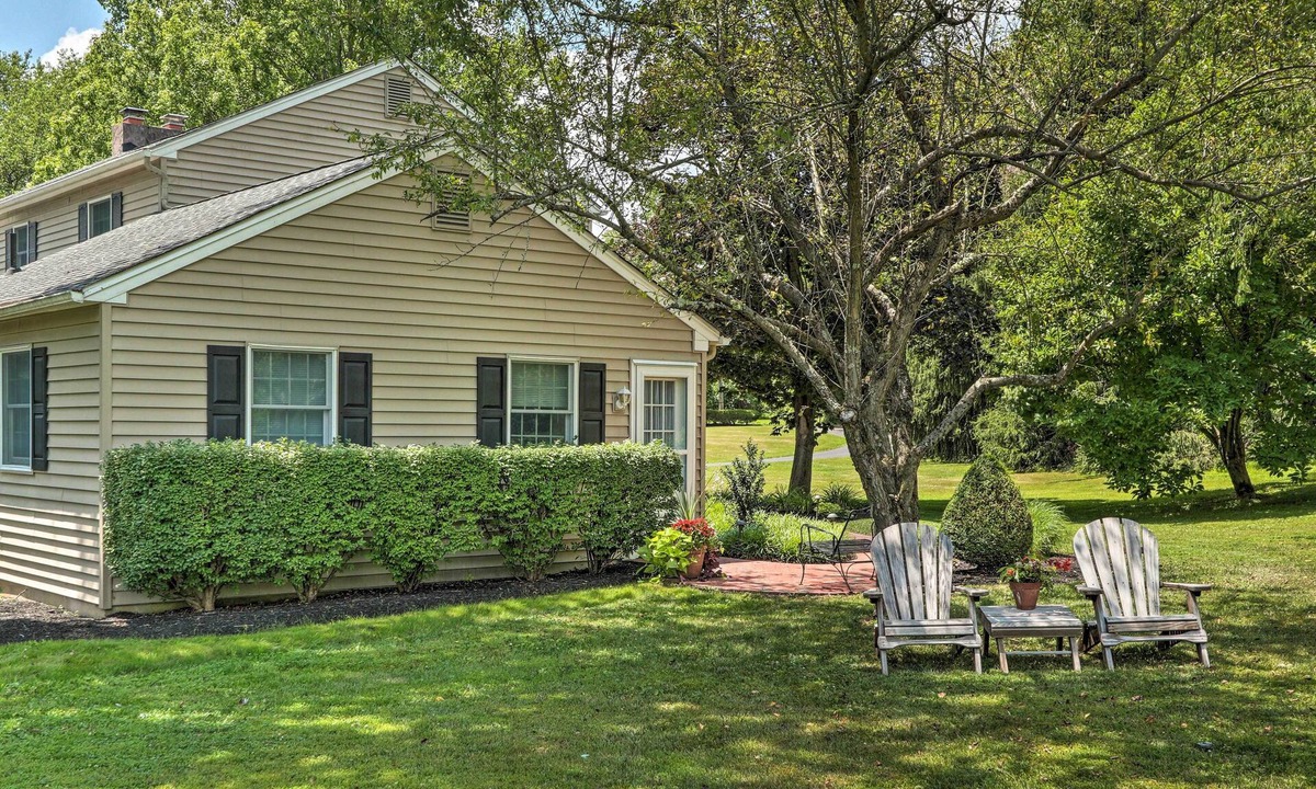 Newtown Apartment | Charming Bucks County Retreat ~ 4 Mi to Downtown!
