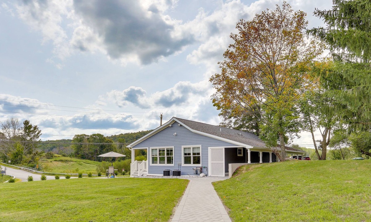 Westtown Apartment | Charming Cottage Unit in Westtown: Ski & Hike!