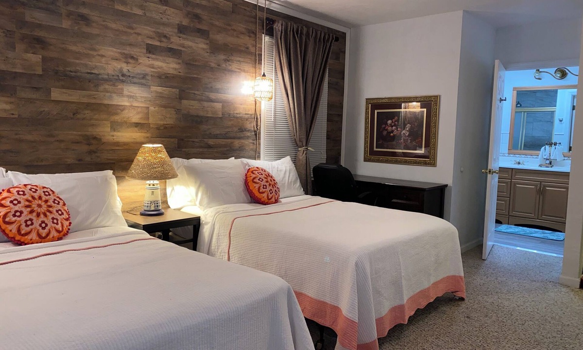 Cape May Court House House | Charming Place in Cape May CourtHouse. 2 full beds,1 full bat, kitchenette.