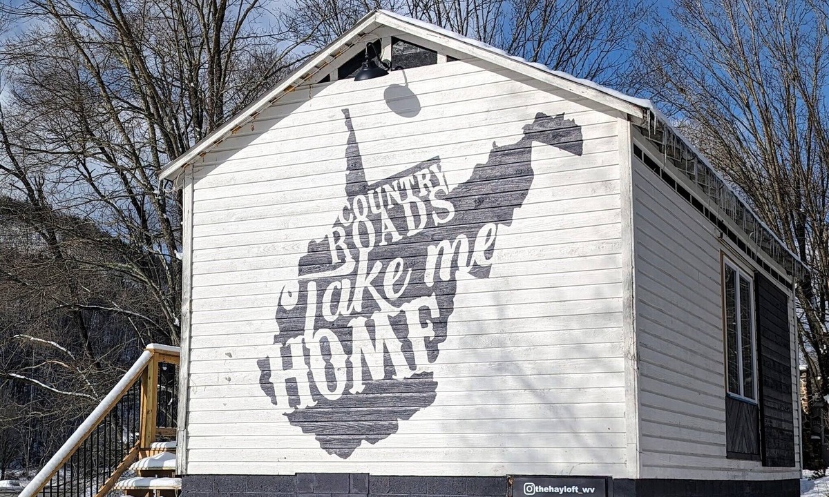 Mathias House | Charming restored barn with 2 bedrooms, 2 baths in beautiful WV mountains