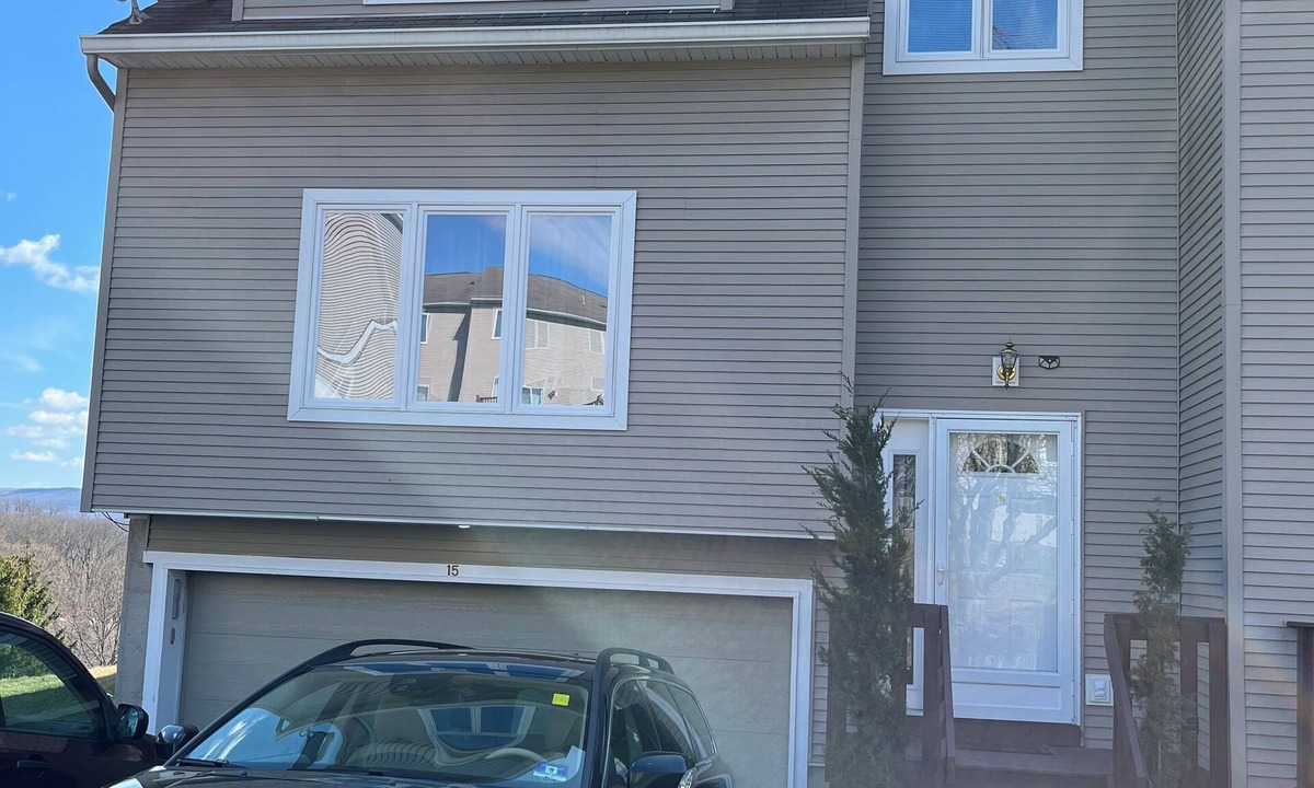 Highland Mills House | Charming tidy 2-bedroom townhouse on Timber Ridge in Hudson Valley 65min to nyc.