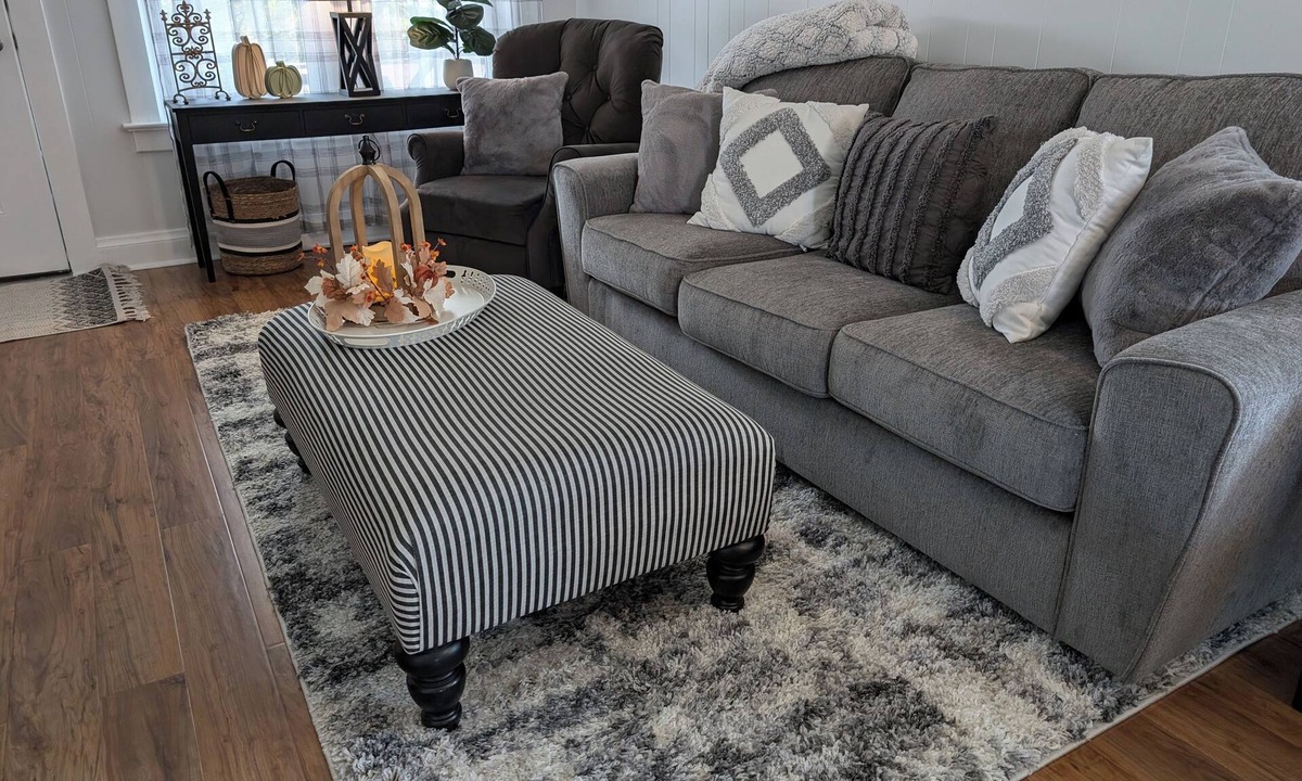 Franklin House | Charming & Updated Cozy/Clean 2 bed house! Luxury beds & covered back patio!