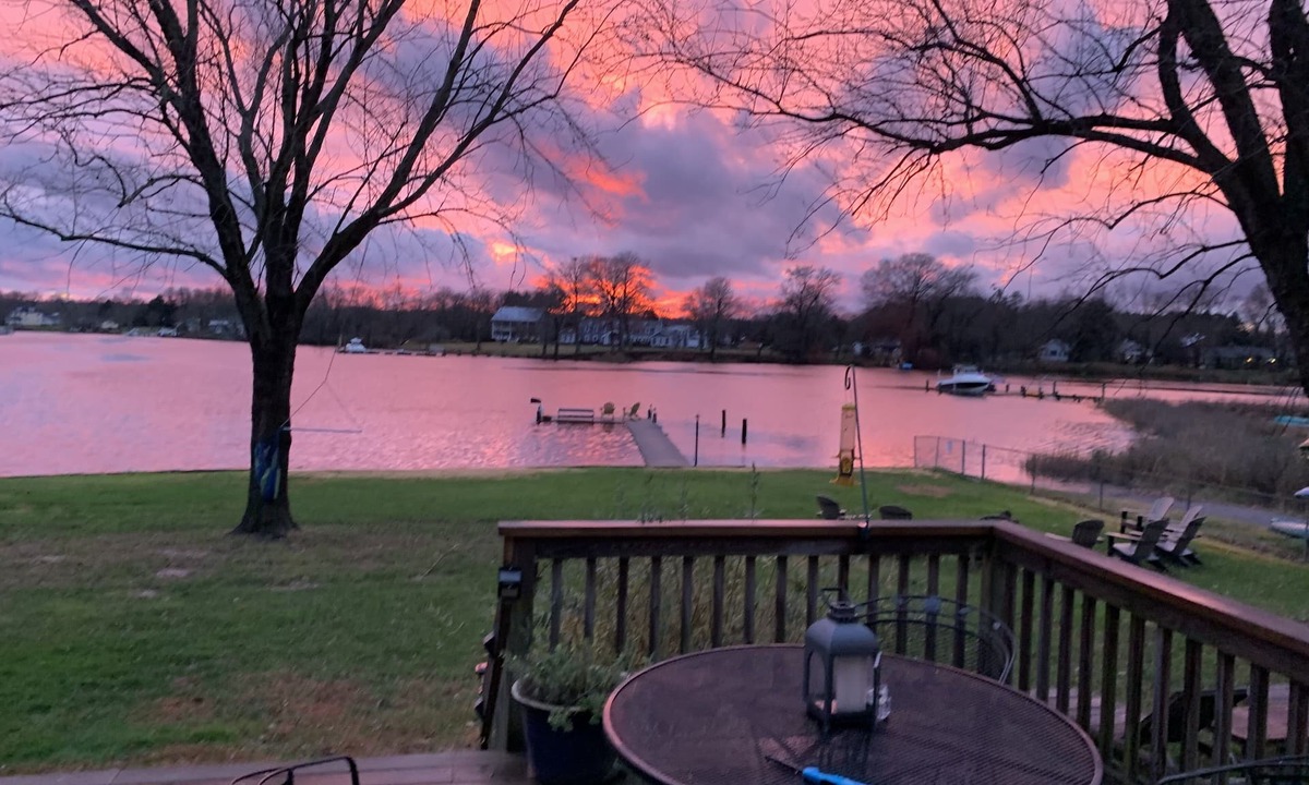 Deale House | Chesapeake Spectacular Waterfront- Kayaks, Spa, Pier
