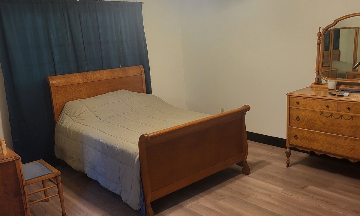 Ransom Apartment | Chic 2-bedroom apartment with AC, WiFi in peaceful Clarks Summit