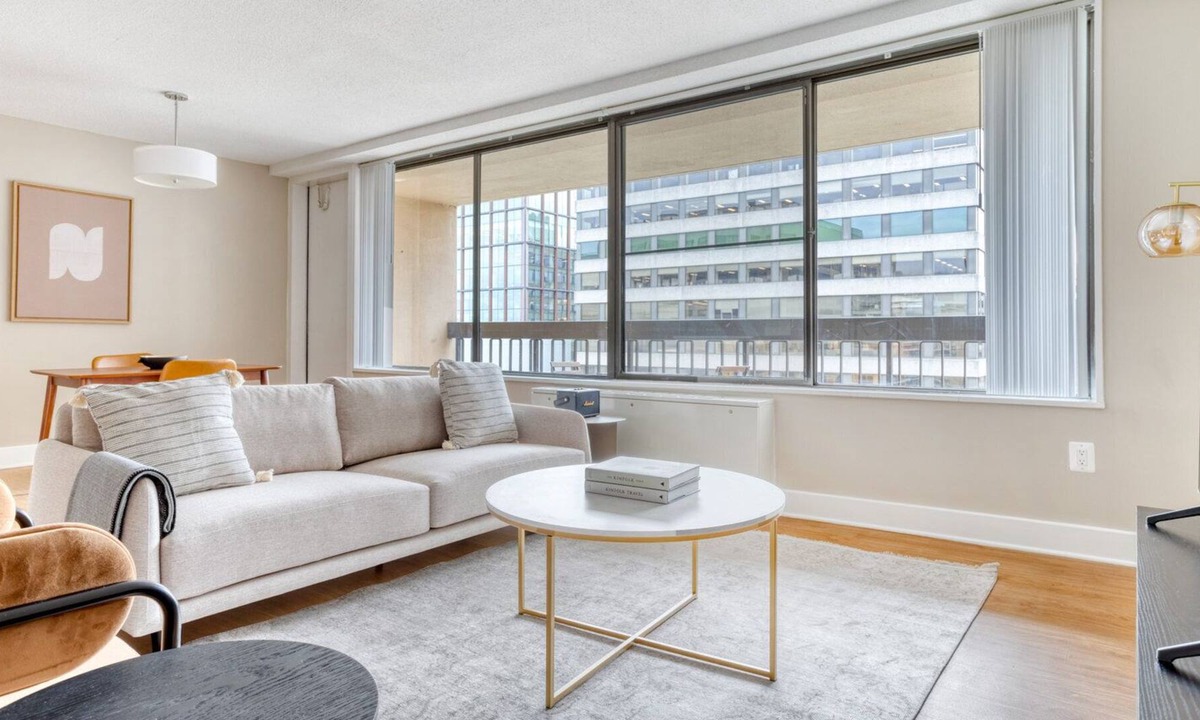 Crystal City Apartment | Chic Crystal City 1BR w/ Gym & Concierge, steps to Metro by Blueground