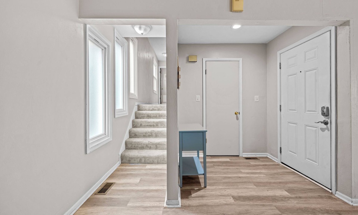 Chic's Beach Condo | Chix Beach. Spacious 3 bedroom 2 bath condo in the best area of Virginia Beach.