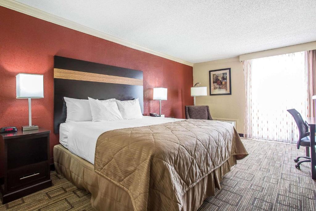 Clarion Hotel Fort Mill Amusement Park | Fort Mill