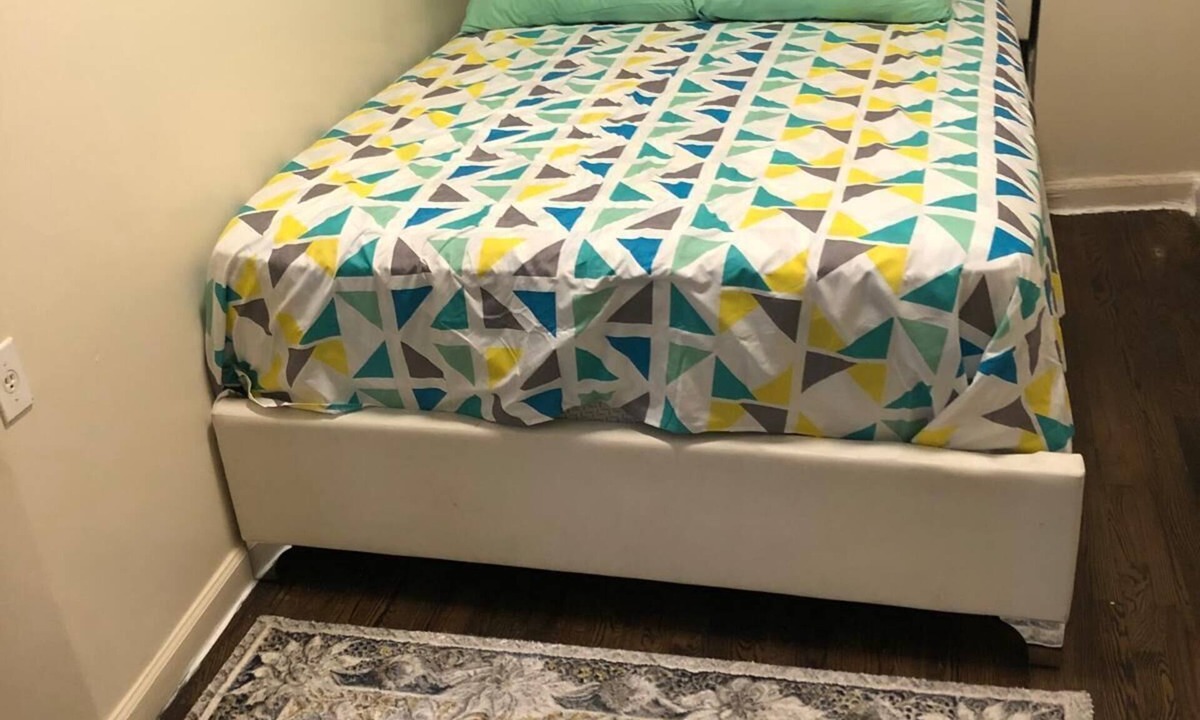 Central Park North Apartment | Clean 1bedroom with WiFi and AC in the heart of Harlem with many stores close by