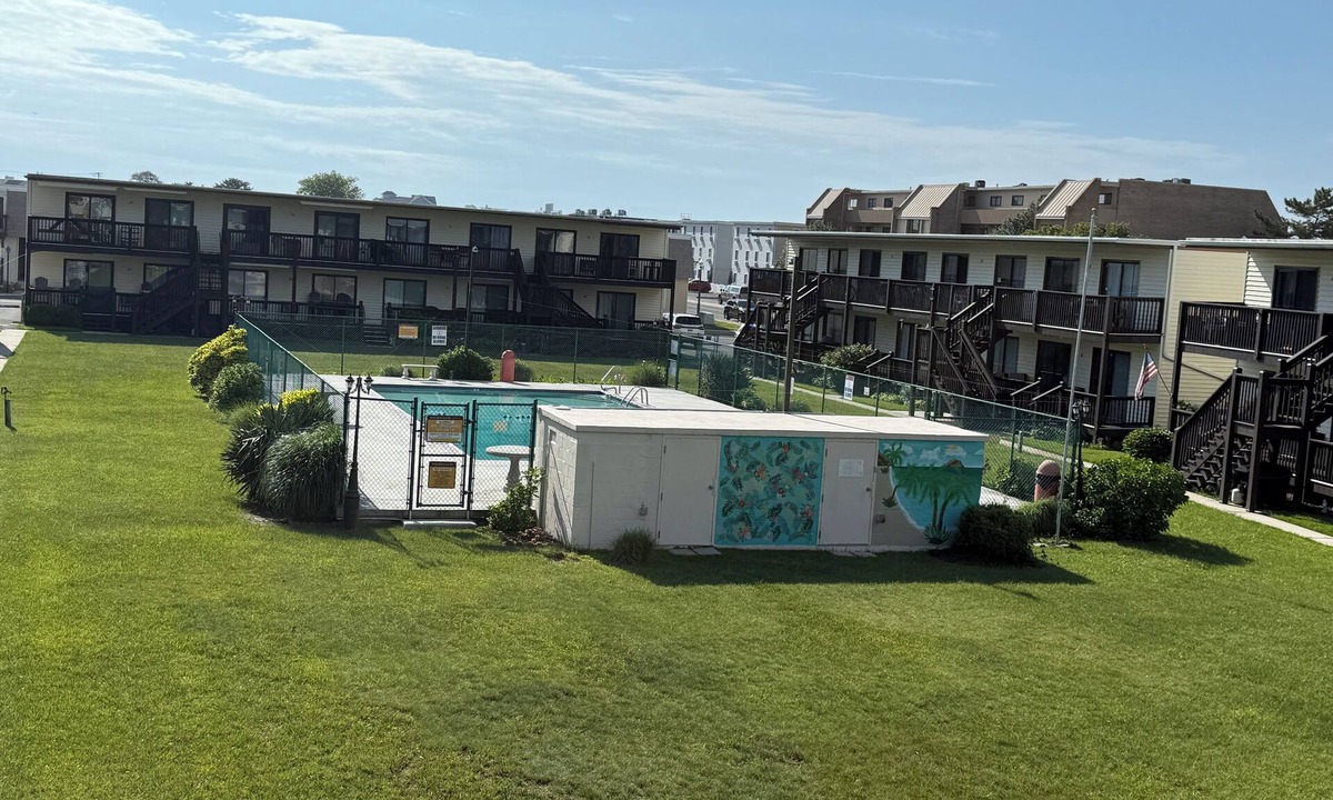 Ocean City Condo | Clean, Comfortable 2 bedroom condo on bayside. Pool, Wifi