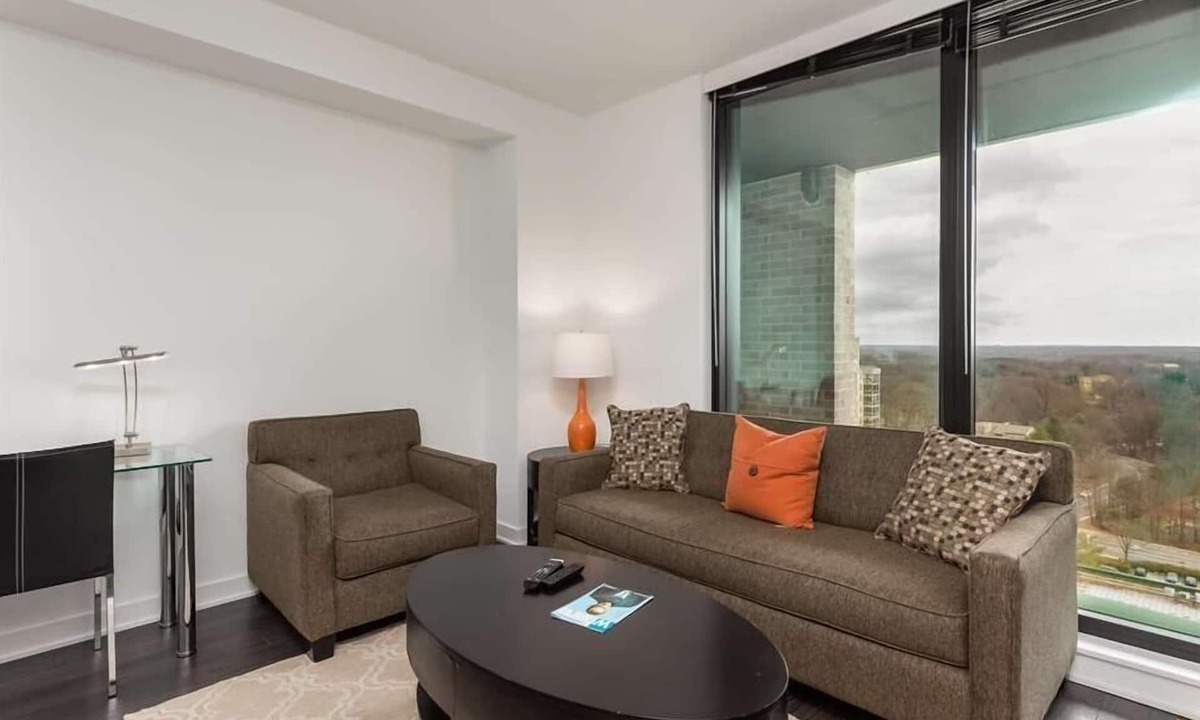 Reston Apartment | Close to Dulles Airport | Kitchen + Washer/D | nr DC