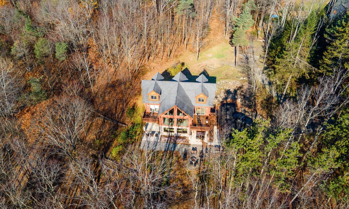 Ellicottville House | Close to ski slopes and center of ellicottville