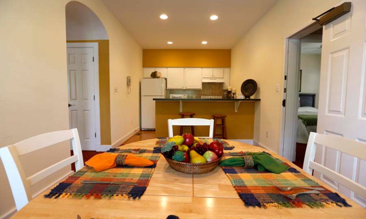 Lackey House | Colonial Williamsburg just minutes away