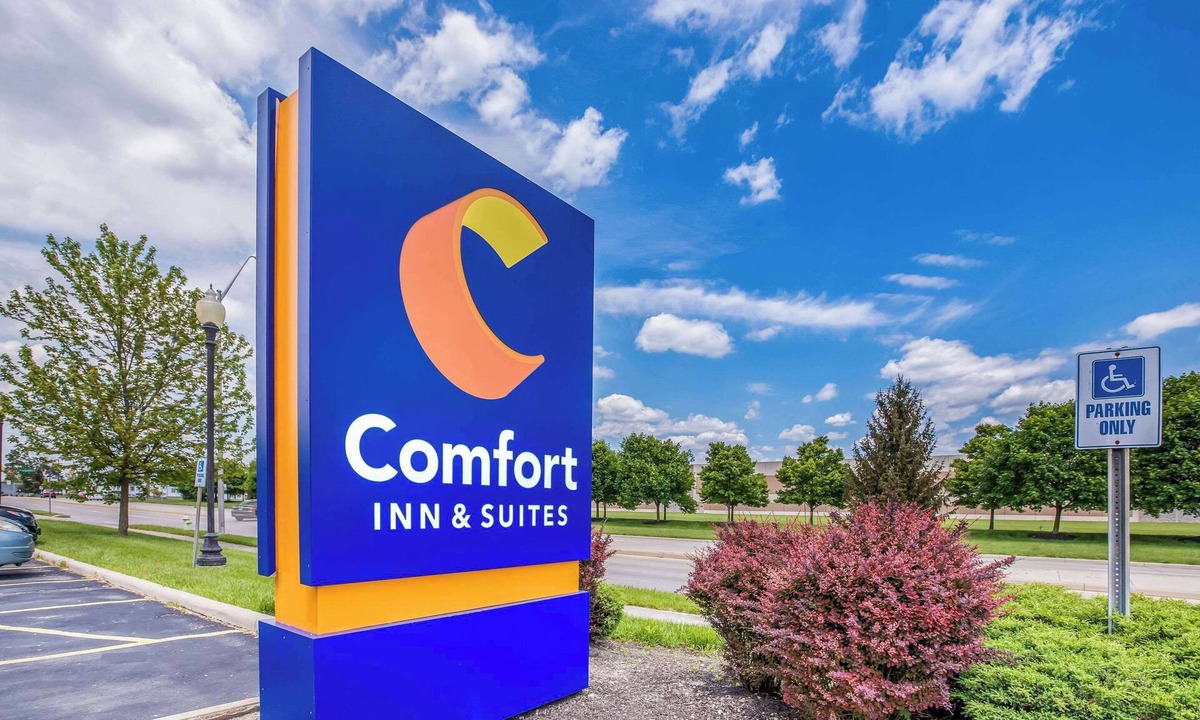 Fairborn Hotel | Comfort Inn & Suites Fairborn near Wright Patterson AFB