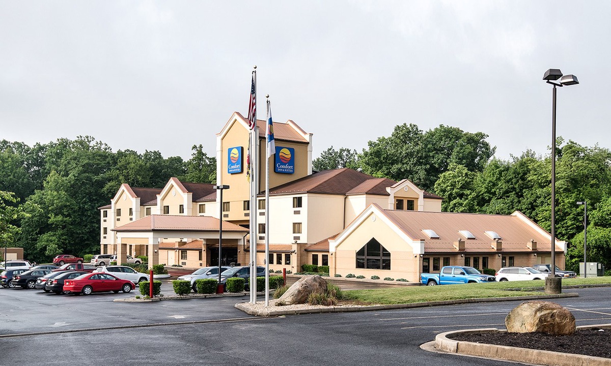 LaVale Hotel | Comfort Inn & Suites LaVale - Cumberland