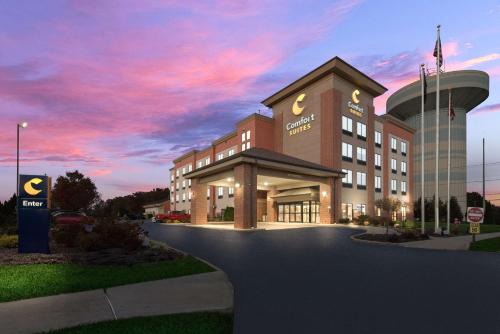 Comfort Suites East | Summit Station