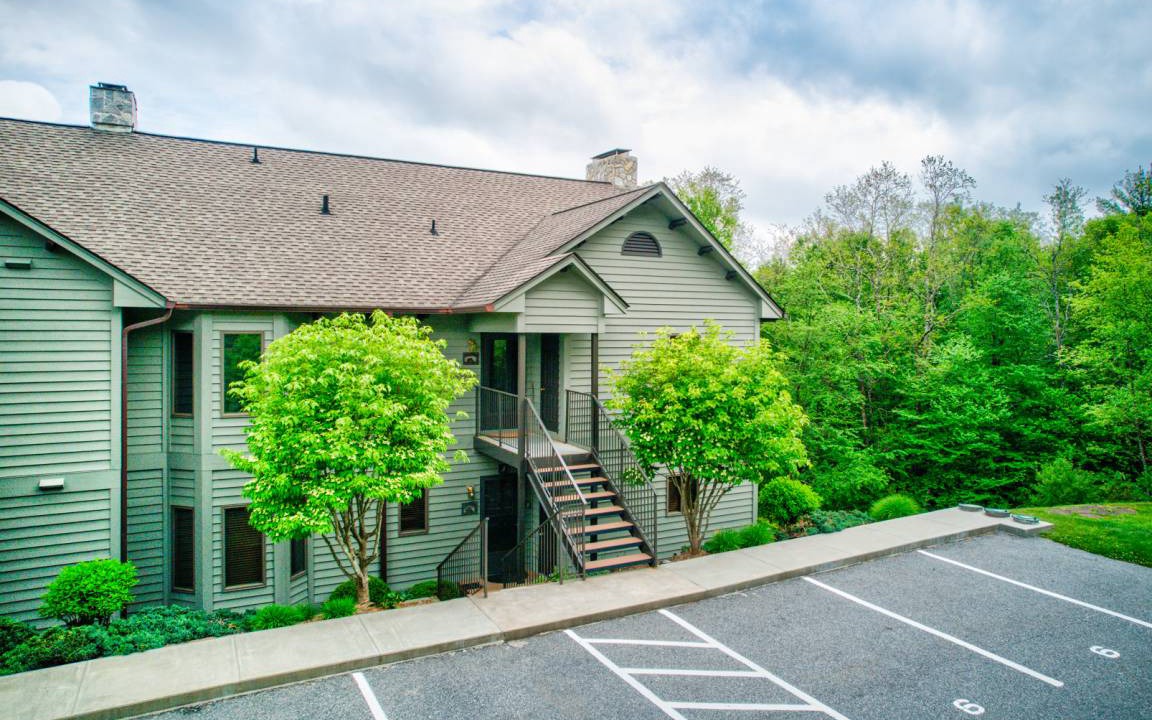 Blowing Rock Condo | Condo ∙ 3 bedrooms ∙ 10 guests