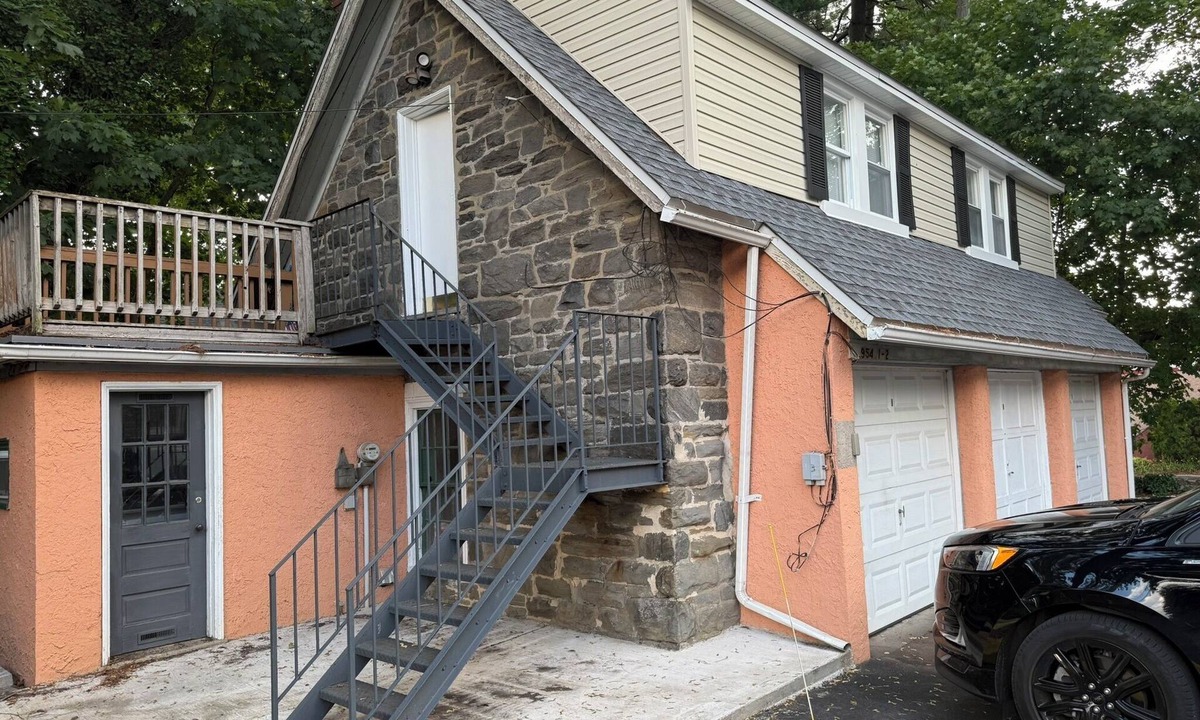 Bryn Mawr Apartment | Convenience & comfort awaits in this stylish 1-Bed apartment in a private, quiet setting in the heart of The Main Line.